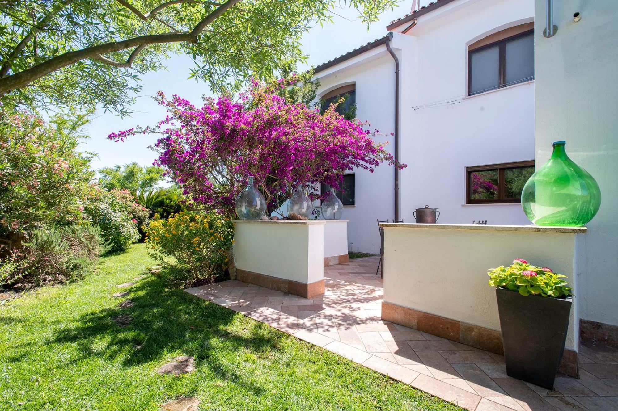 Sardinia Re - Villa Fioretta Flowers Apartments Olmedo Exterior photo